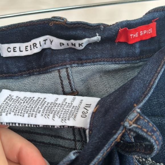 Celebrity Pink - The Spice high-rise distressed jeans w/ raw edge hem - sz 11/30 - Picture 6 of 6